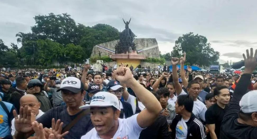 谁也没想到，一场参议院的司法弹劾案，竟直接引爆菲律宾全国政坛大乱局！就在副总统沙