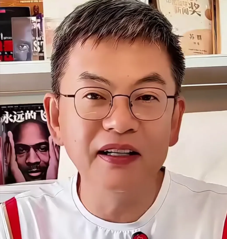 著名篮球评论员苏群评价宫鲁鸣教练，他认为宫鲁鸣指导没有什么问题。中国女篮有张子