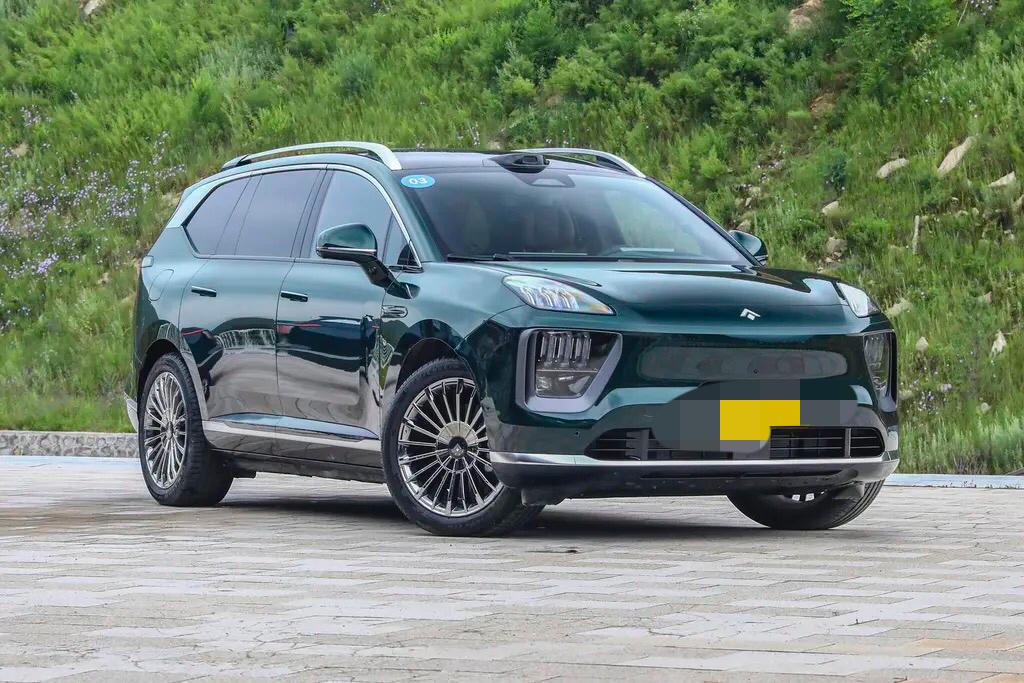 昊铂HL来自广汽埃安新能源，宋位大型SUV，主打五座和六座，昊铂HL增程版首次搭