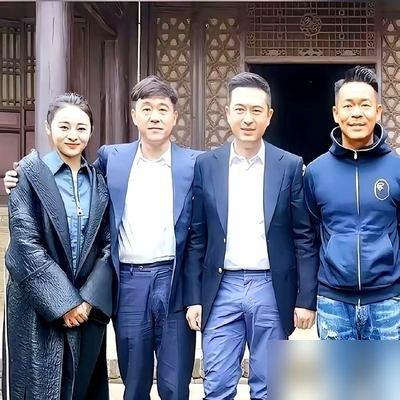 56岁生日，张嘉译躲在西安家里，没摆席，没热搜。但《主角》刚在央视播完，他演的胡三元，那股子轴劲儿，