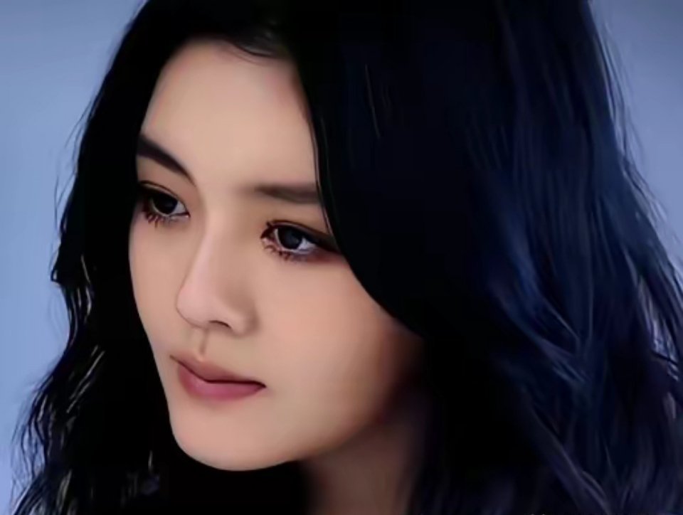 太吓人了,这是死后都不得安生呢。刚刚在网上看到一个视频,说大S的老公具俊业为了