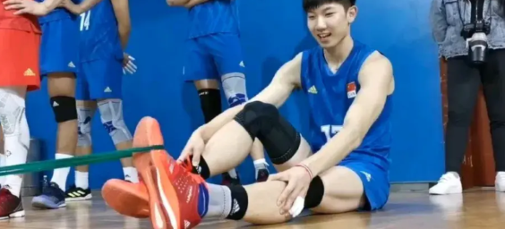 刘力宾目前已回归国家队，但是他可能会无缘今年男排世锦赛。中国男排参加世锦赛的