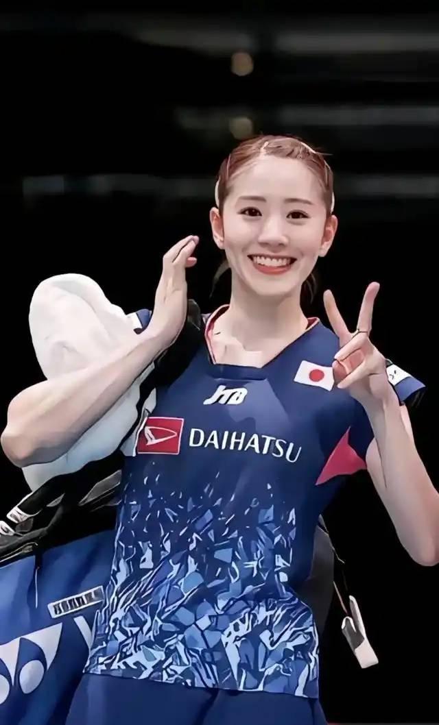 日本羽协未经协商强行更换其搭档11年的松山奈未，随后停掉她的训练经费与教练资源，