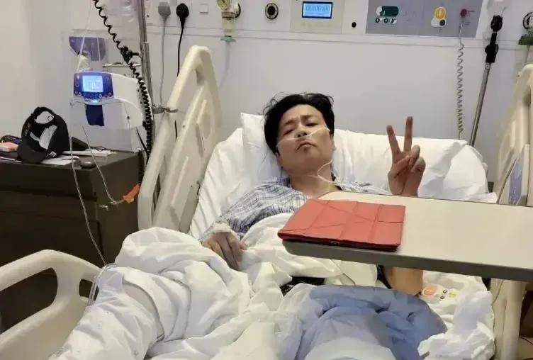 为什么不在西班牙就地治疗？张晋在《披荆斩棘2025》节目中回忆，4月17日在西