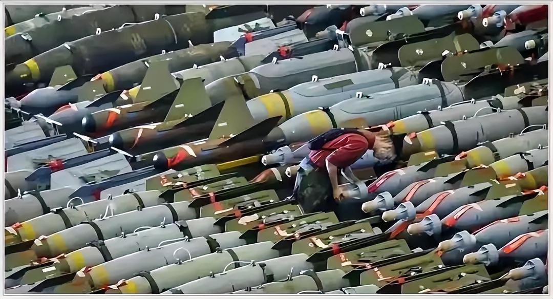 熊猫导弹生产线让老美愁得睡不着觉！专家都说了，5000枚导弹对咱们来说不过是开胃