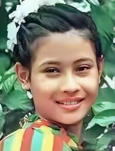 泰王最纯的爱给了二妃子，最深的爱给了西拉米，这两个女人都很美。一个美得倔强，一个