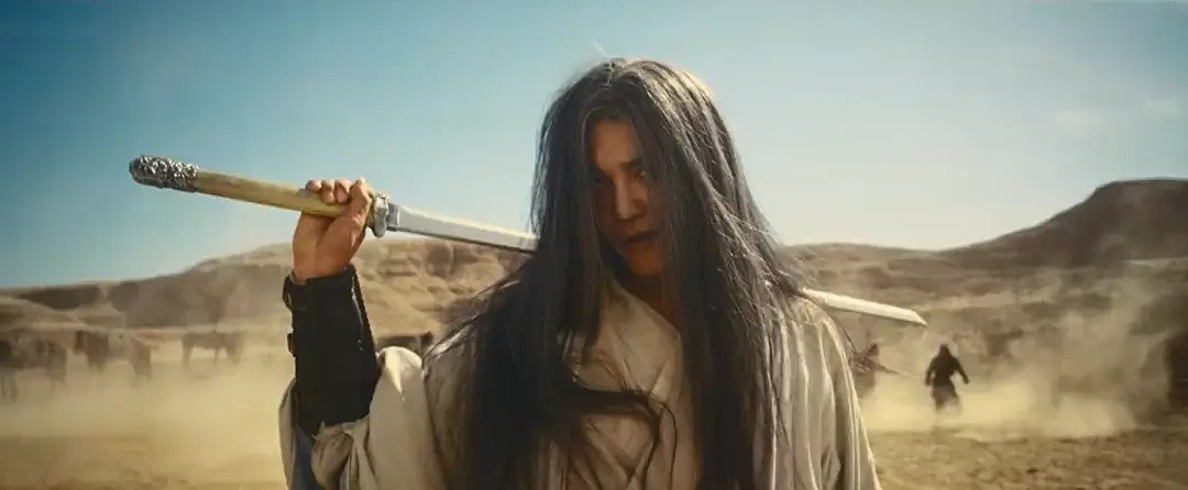 看到《镖人:风起大漠》里的谢霆锋和于适，想到了一种传承，谢霆锋二十几岁的时候，最