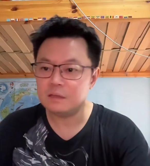 居然有人认为桥本帆乃香比佐藤瞳更厉害，侯英超表示：他俩不一个级别。首先从削球