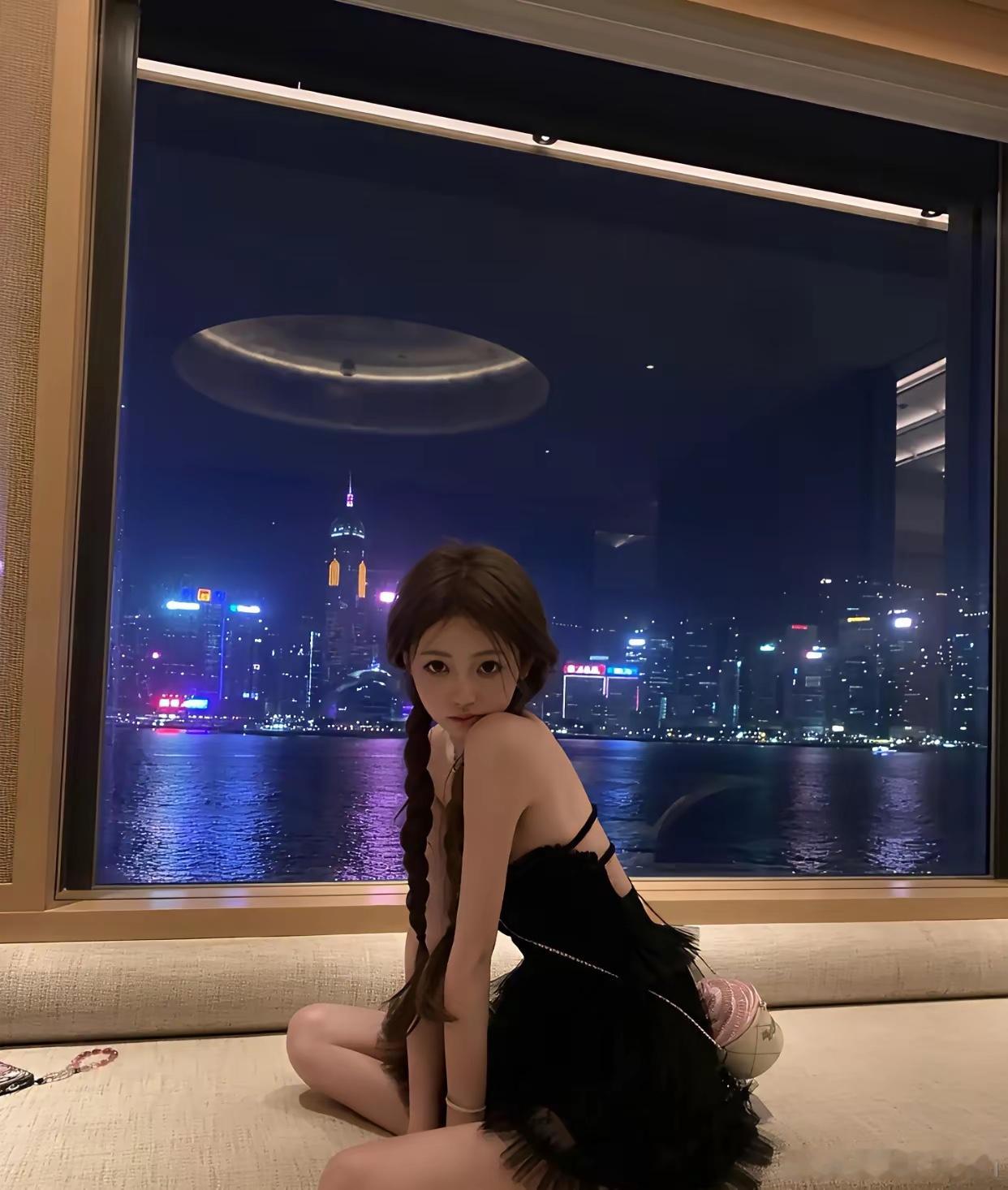 王思聪懒懒被曝吃155万天价海胆，晒海景房露背照美得醒目，恋爱两年感情稳定​​