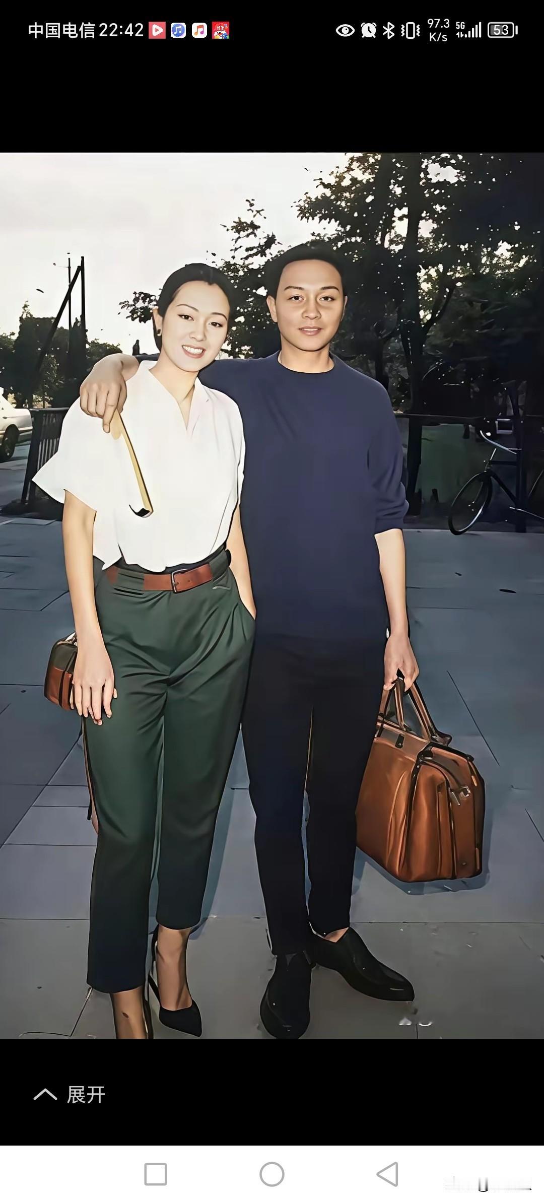 这个时候巩俐很漂亮，但我印象里，巩俐演秋香时候，是最漂亮的。