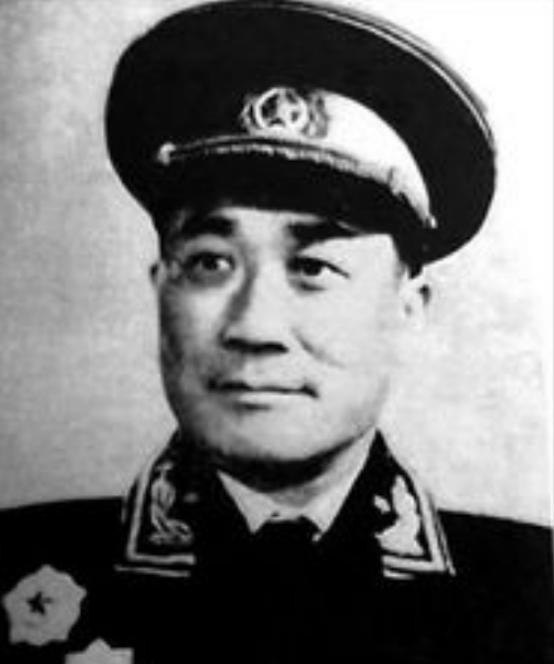 张国华将军是井冈山袁文才王佐的警卫员，毛主席一直叫他“井冈山”，病逝后周恩来总理