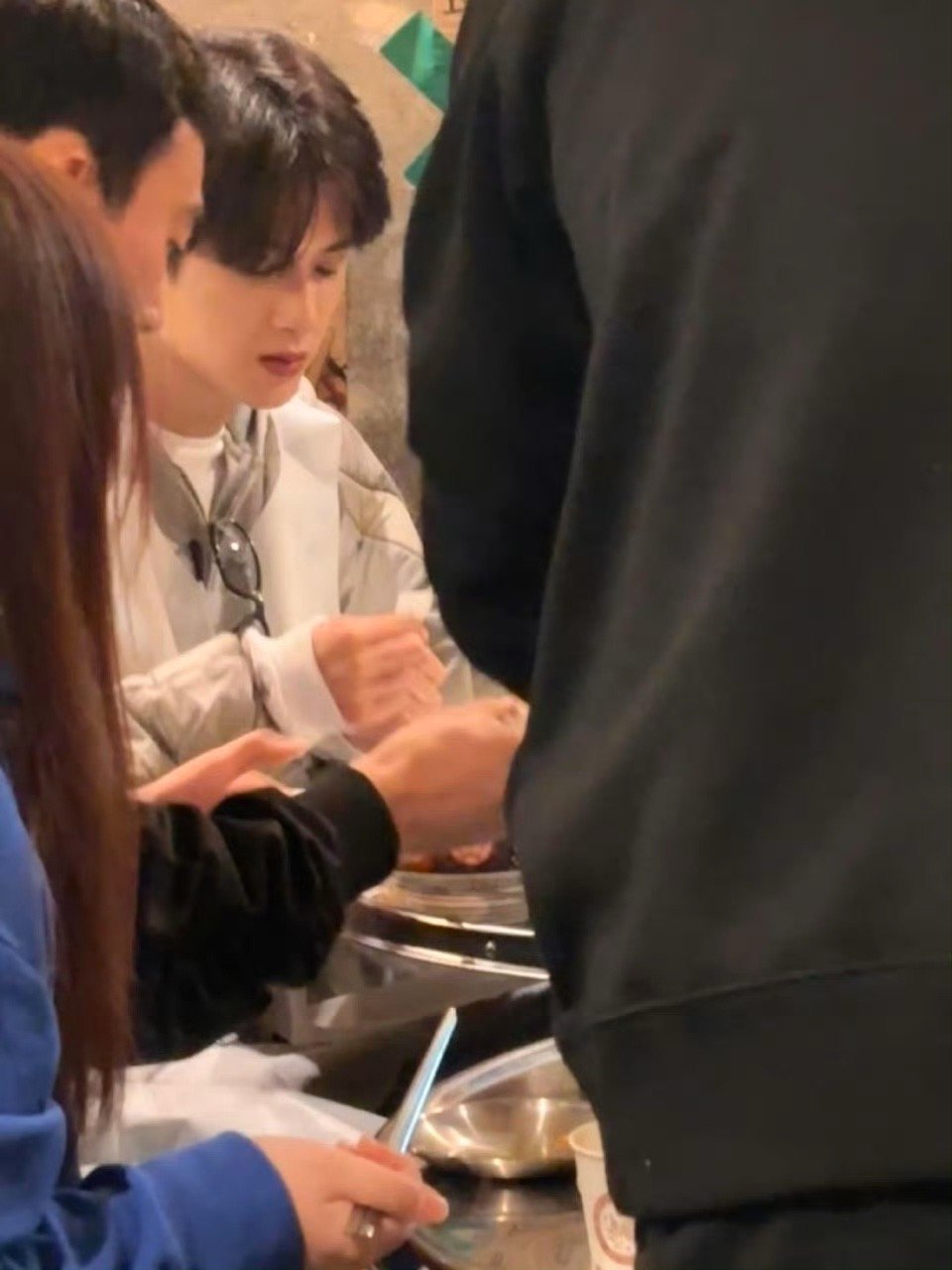 檀健次闪现韩国檀健次这状态真的是太帅气了吧！真的是狠狠戳到了我的心巴上了啊！我的