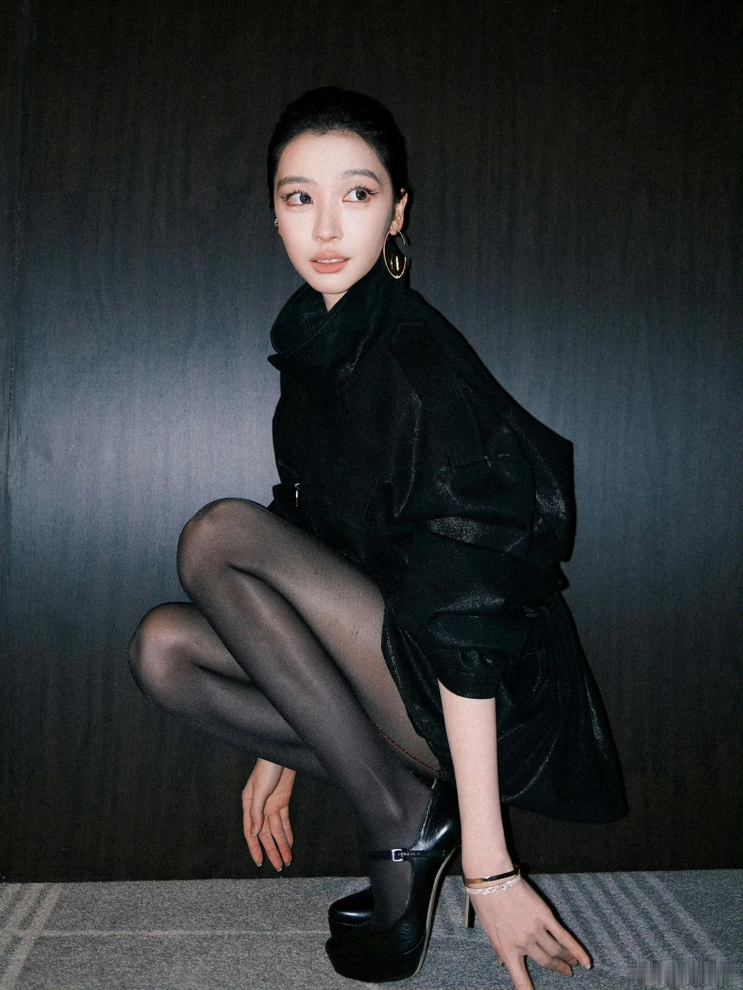 易梦玲x黑丝美腿👠