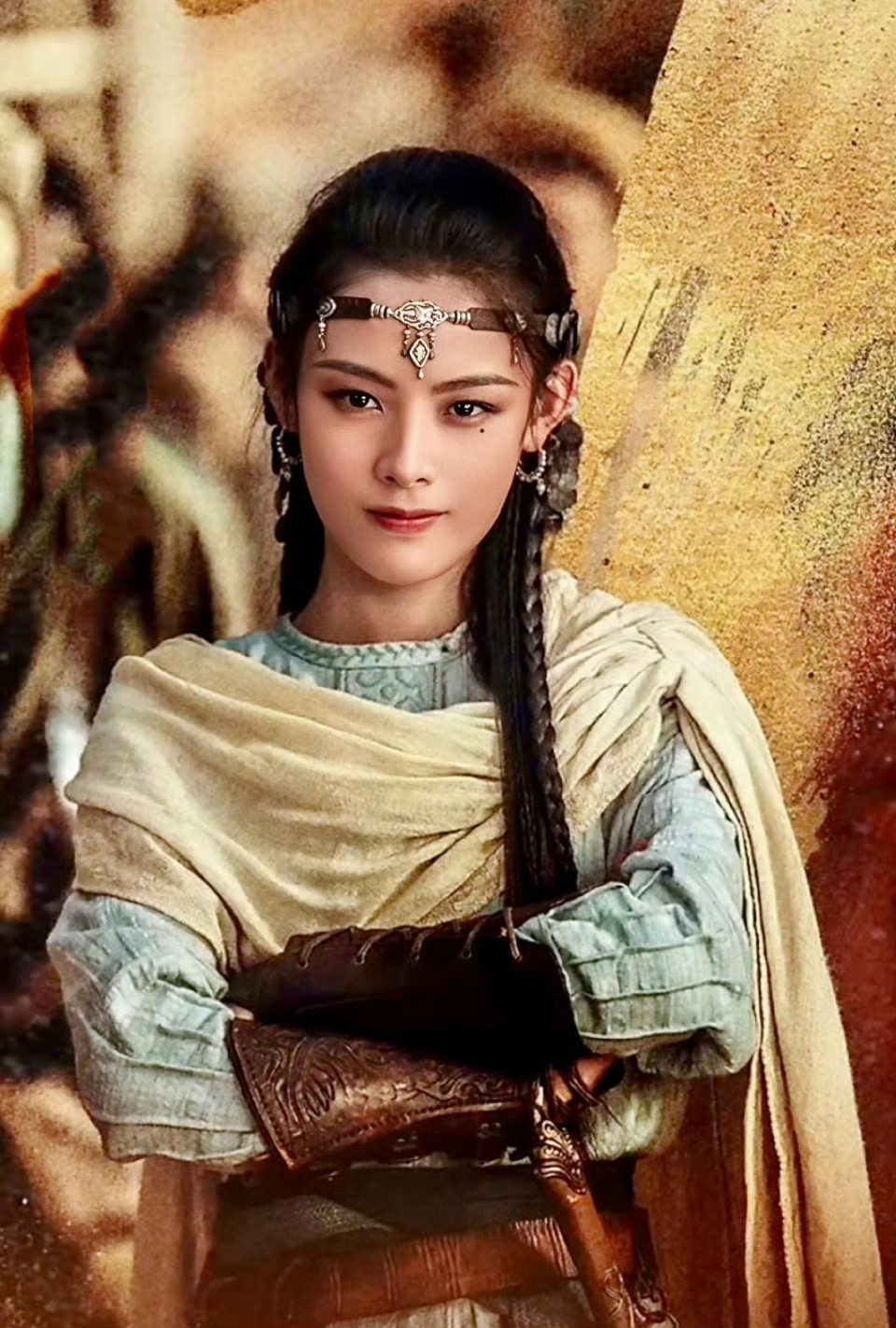 陈丽君是怎么面试上镖人的剧组一开始想找有武术功底的，结果她一套越剧身段打下来，