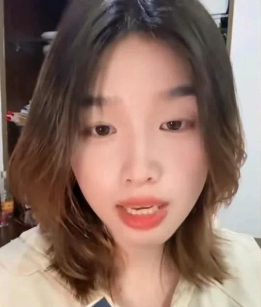 不读不死心，读了更伤心。花了10几个W读四年本科，毕业后自己摆摊卖冰激凌。学校：