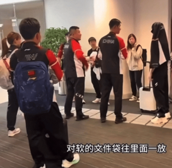 大胆预测一下！这次的球拍事件可能真让雨果说中了。因为郭焱教练和雨果的判断基本