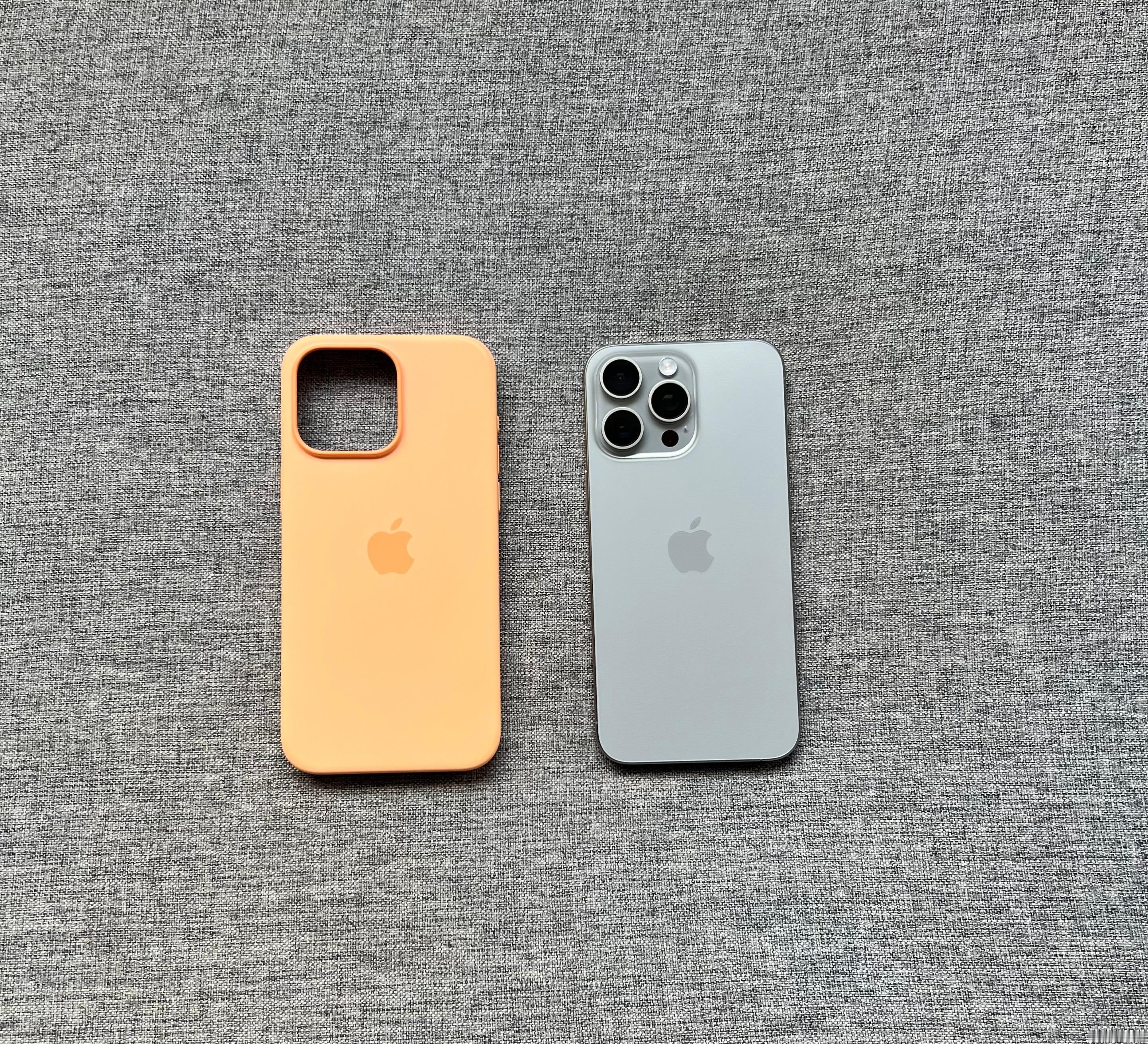 iPhone15ProMax1TB原色，屏幕完美，中框细小划痕磕碰，电池效