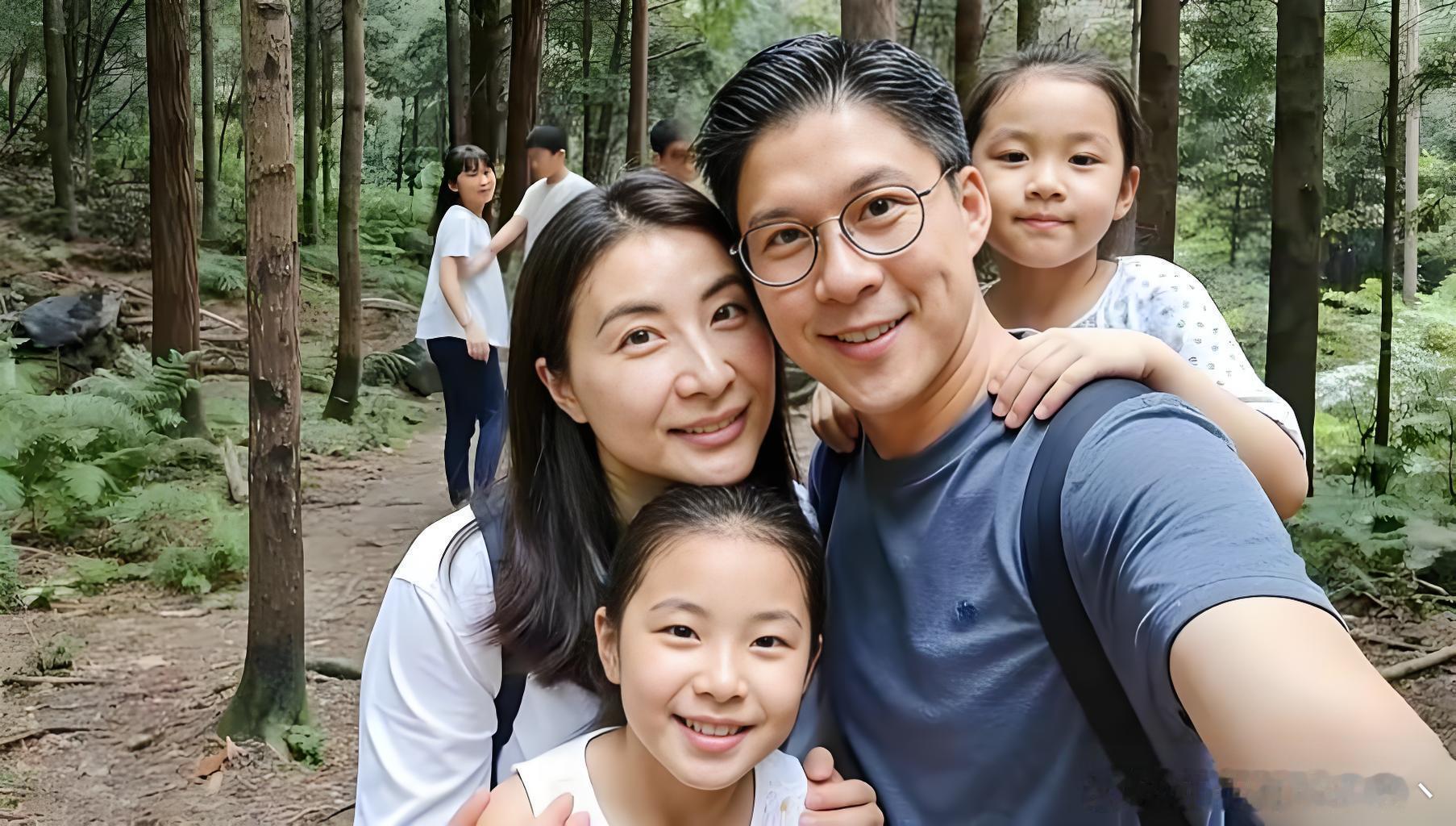 郭晶晶在社交平台晒出假期vlog，大大方方晒出儿女，也只能是霍家了！