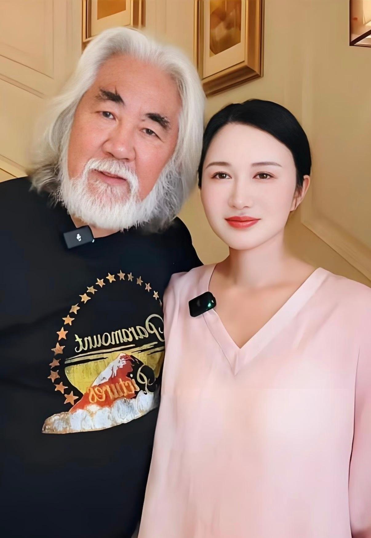 75岁张纪中又要当爹了。这不是拍戏选演员，是他那个小31岁的老婆杜星霖在直播
