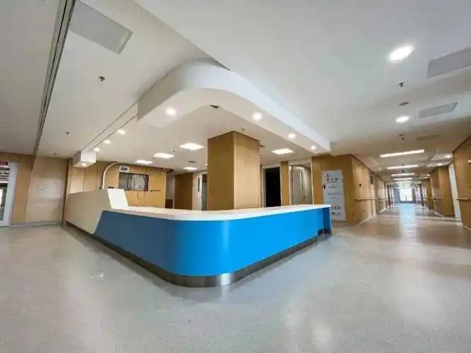 聊起公立医院绩效，很多临床医护都有一肚子委屈，急诊、手术科室黑白连轴转、扛着医疗