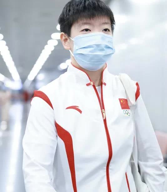 孙颖莎真正的“靠山”浮出水面，不是邱贻可，而是62岁的功勋教练杨广弟。在美国大满