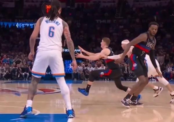 赫尔特的胳膊上全是抓痕。看起来就像是金刚狼在防守他一样。这是NBC现场解说员发出