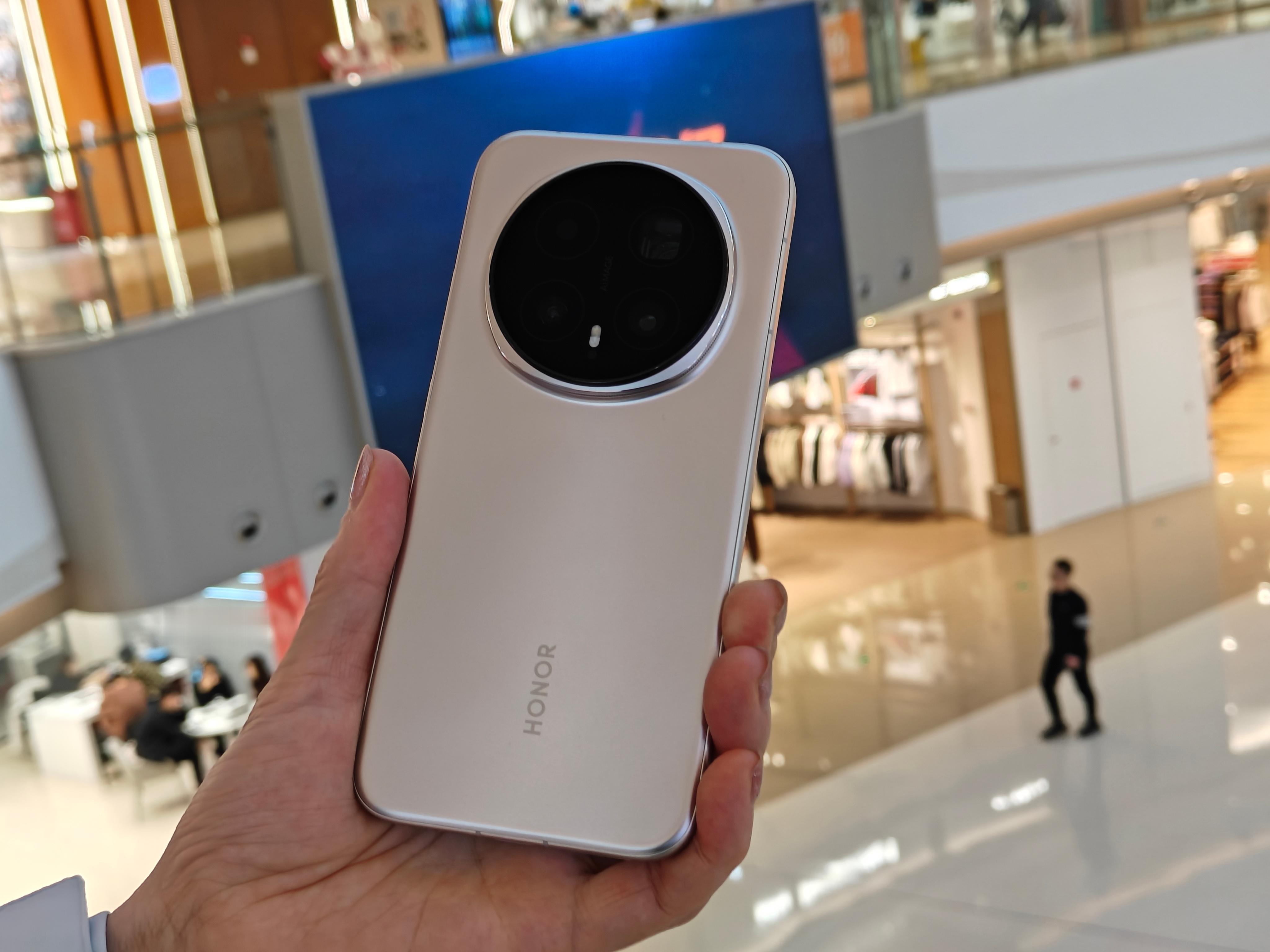 青海湖电池的超能力我算是领教了！今天拿到Magic8Pro，开机时电量只有45％