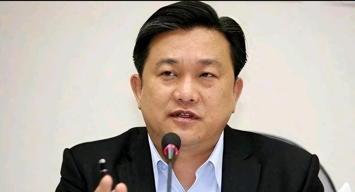 顽固“台独”分子王定宇点评攻击郑丽文！在郑丽文表示要参加白色恐怖追思大会之后，王