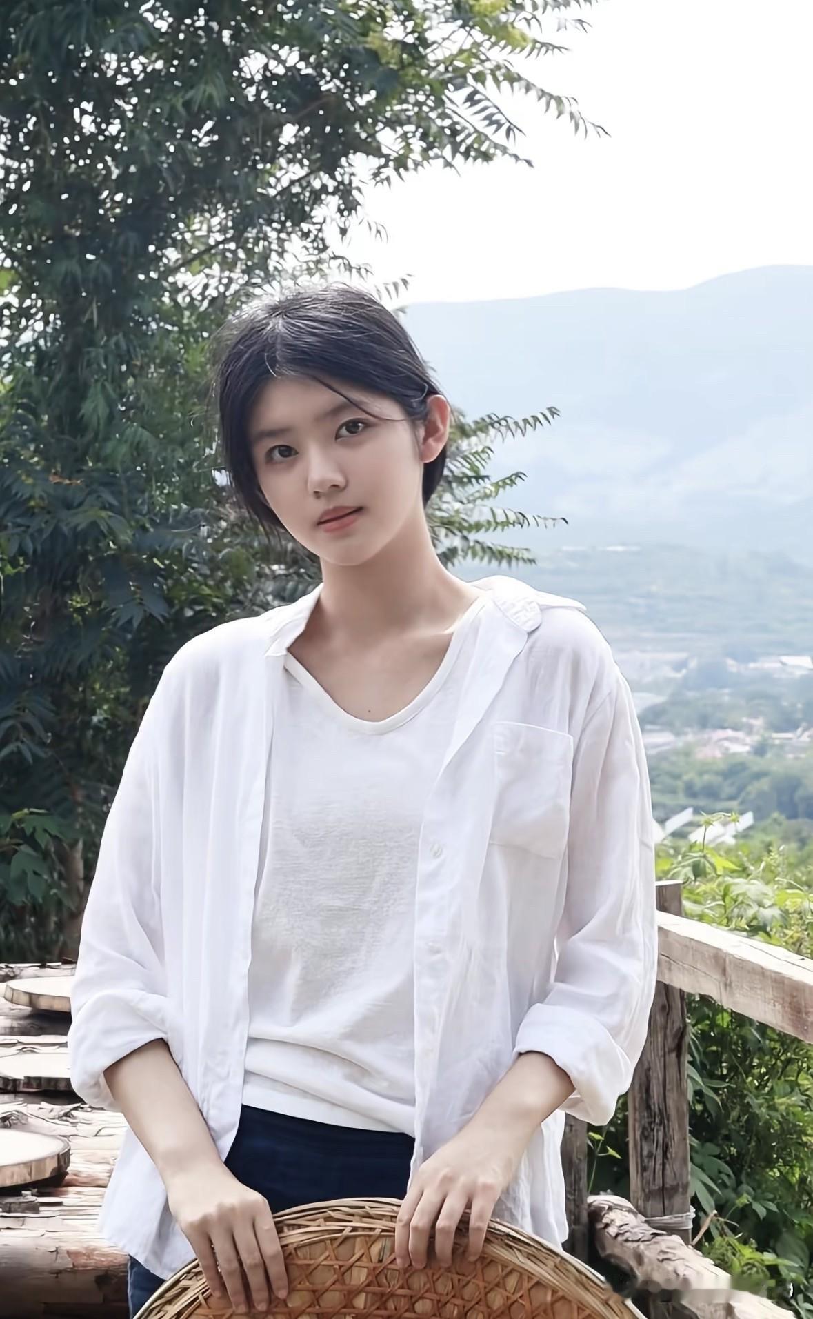 赵蕴卓｜山野清风，一身素净赵蕴卓