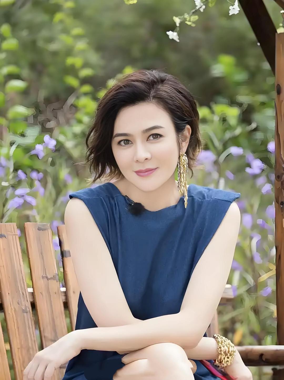貌美大气却情路不顺，聊聊真实的关之琳关之琳是公认的老牌美人，气质优雅大方，