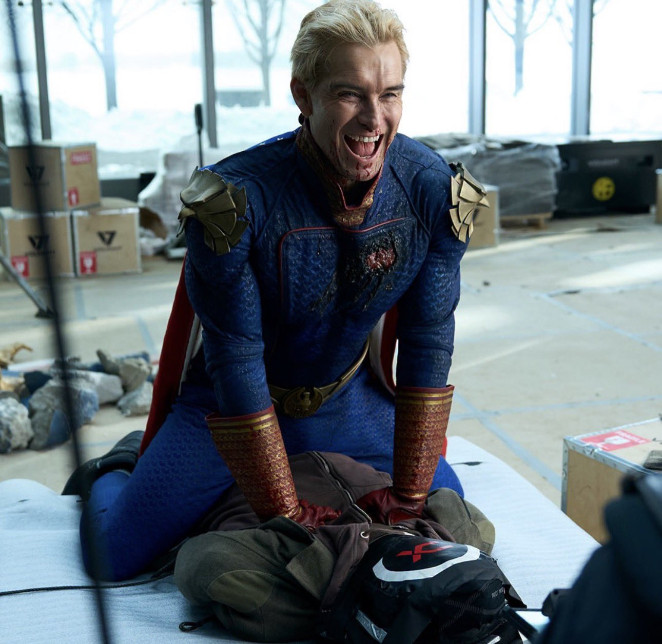 被骗了！原来这场戏里他打的是沙包！