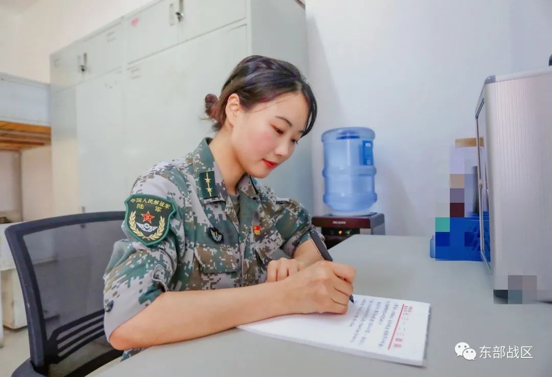 这些女兵都要退伍了,她们的告别感言直击心灵