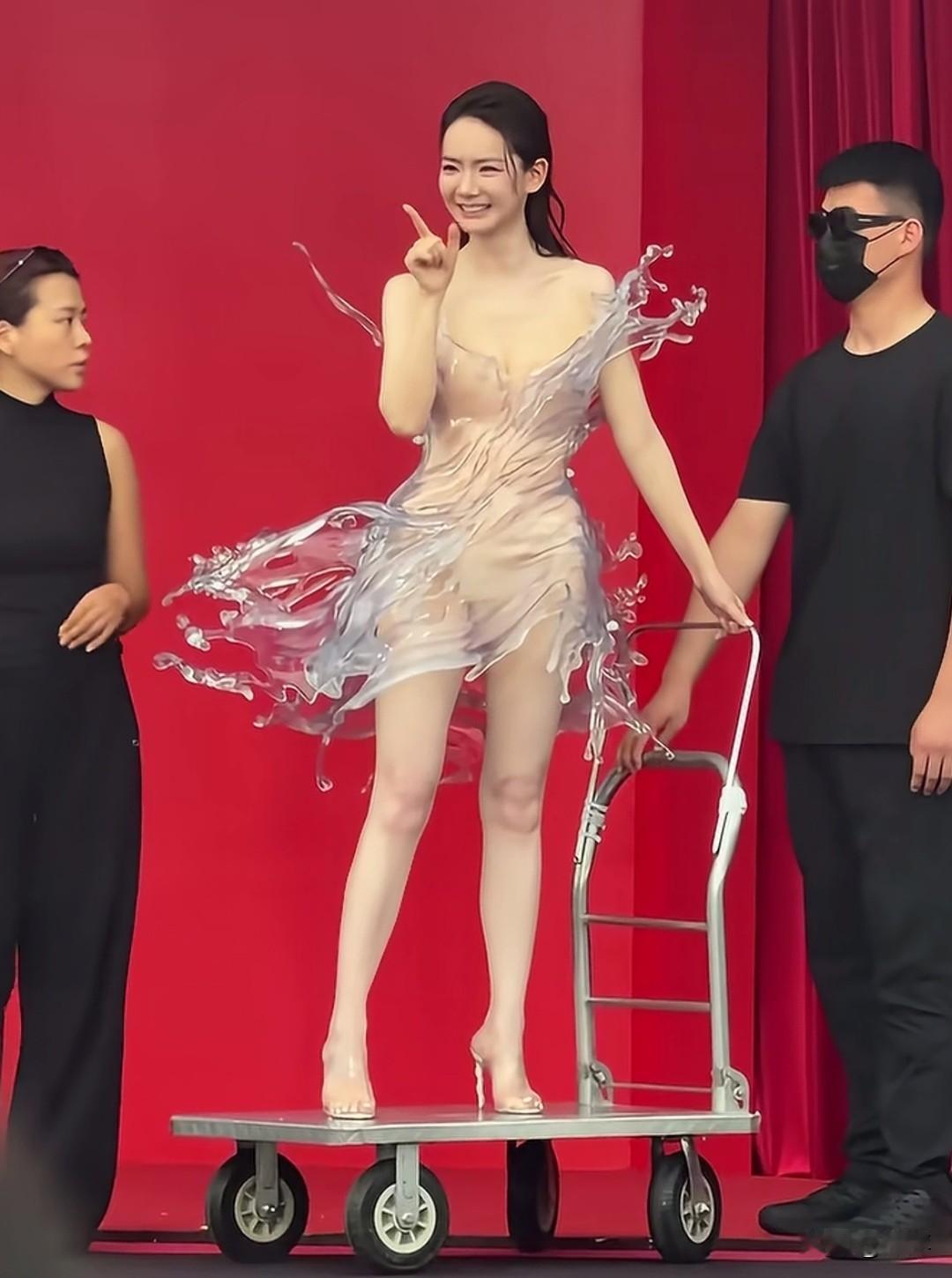 戚薇