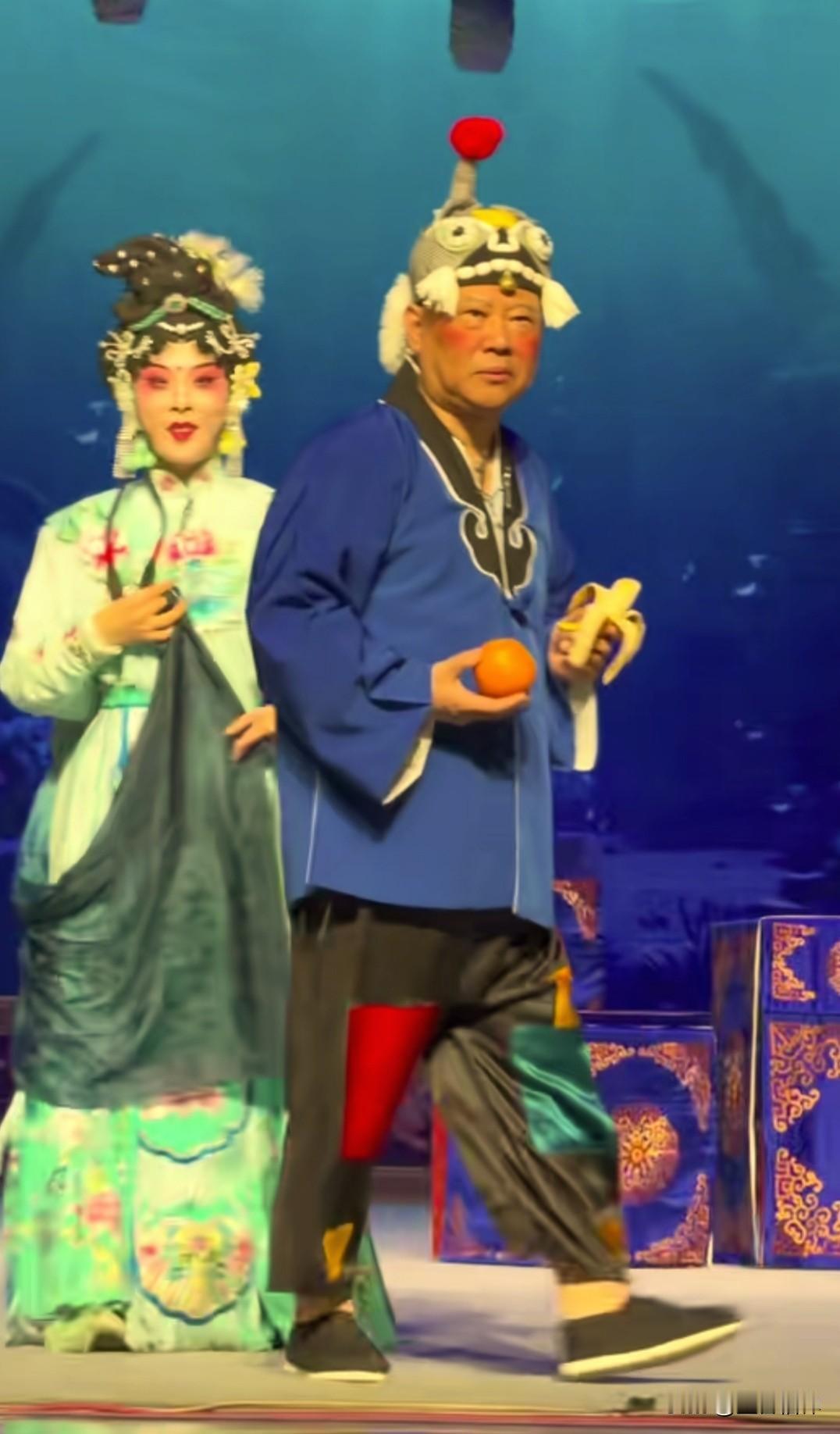 最近杨议在直播当中，公开点评郭德纲，杨议表示，郭德纲能走到今天也是有原因的，他火