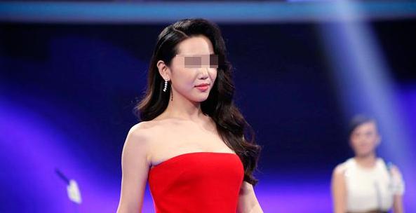 《非诚勿扰》中，男嘉宾自我介绍：“我整天和土地打交道！”瞬间灭了6盏灯，说工资不