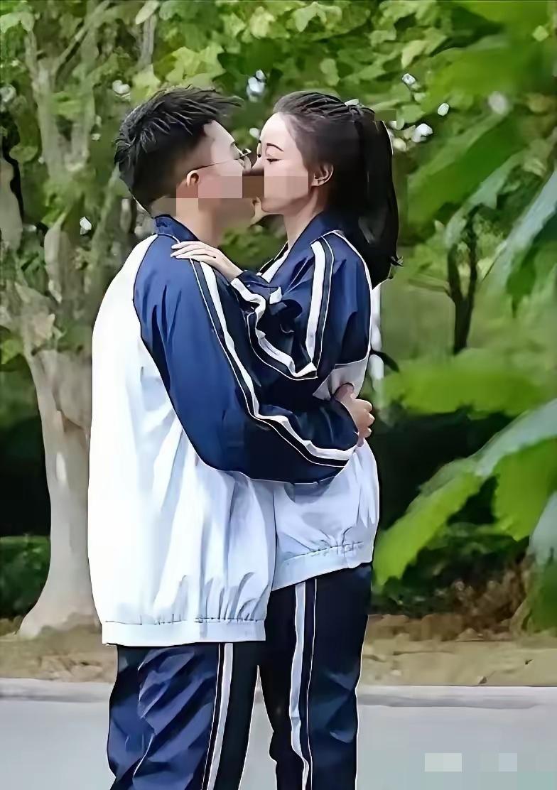一位高中的老师吐槽，班上的一对男女同学早恋了，也把他们双方的父母亲都叫来开会了，