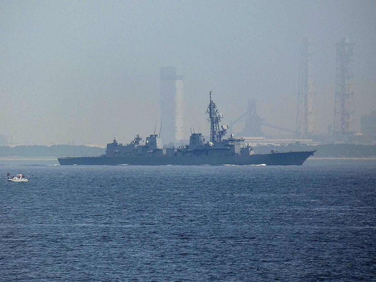 《马关条约》签约131年的同日，日本海上自卫队驱逐舰闯入台湾海峡，中方外交部：“