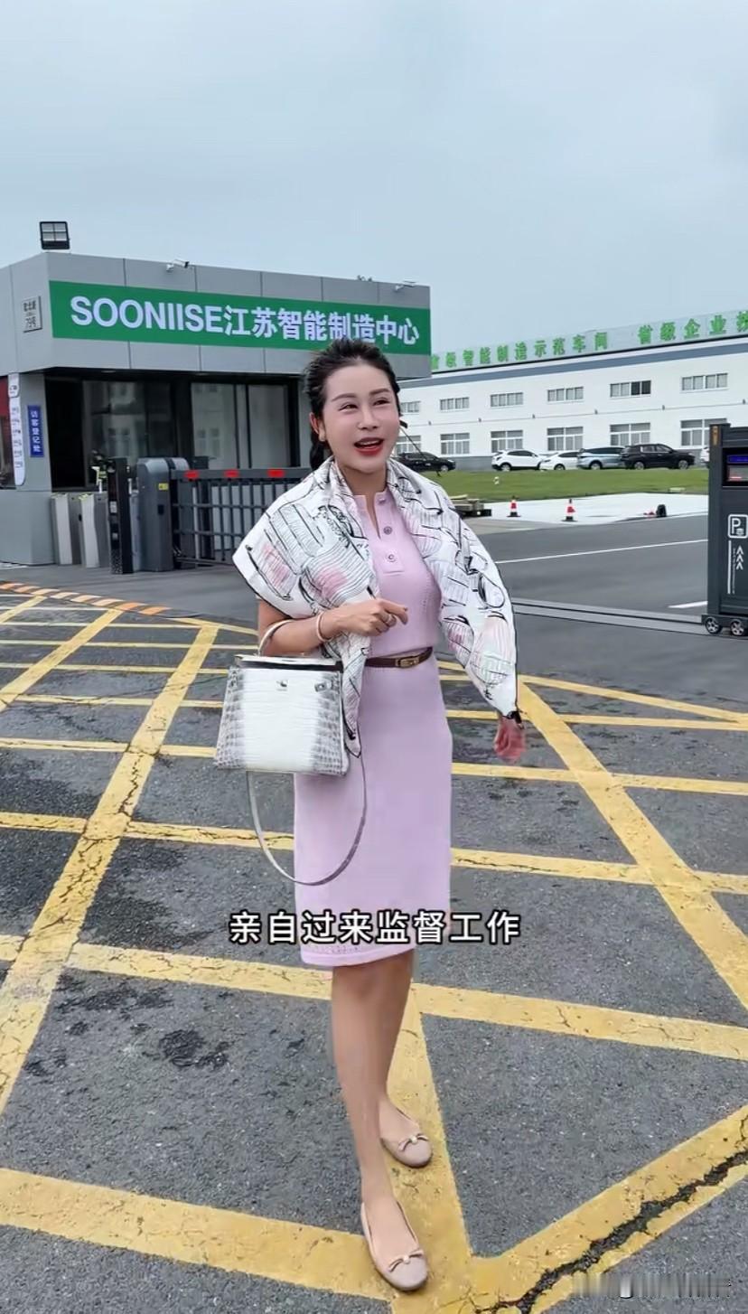 宋玉希两口子真是越做越大了，刚坐完月子的宋玉希火力全开，准备卖女性产品，还特意找