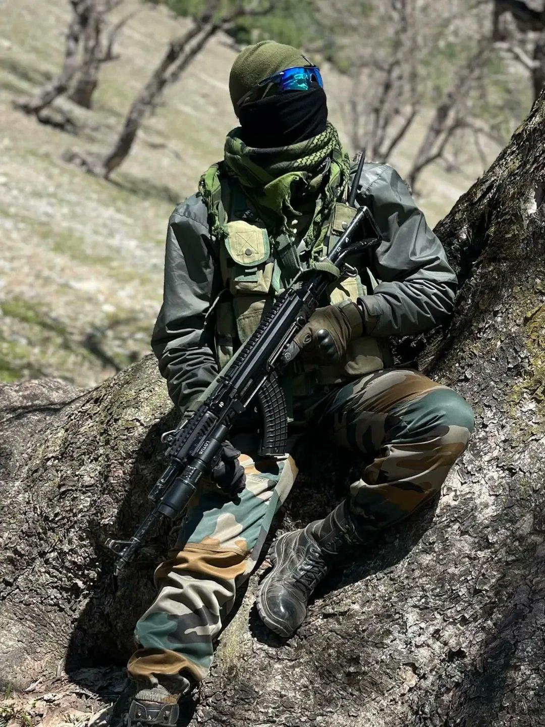 印度阿萨姆步枪队AR-M1F41+FABMOD