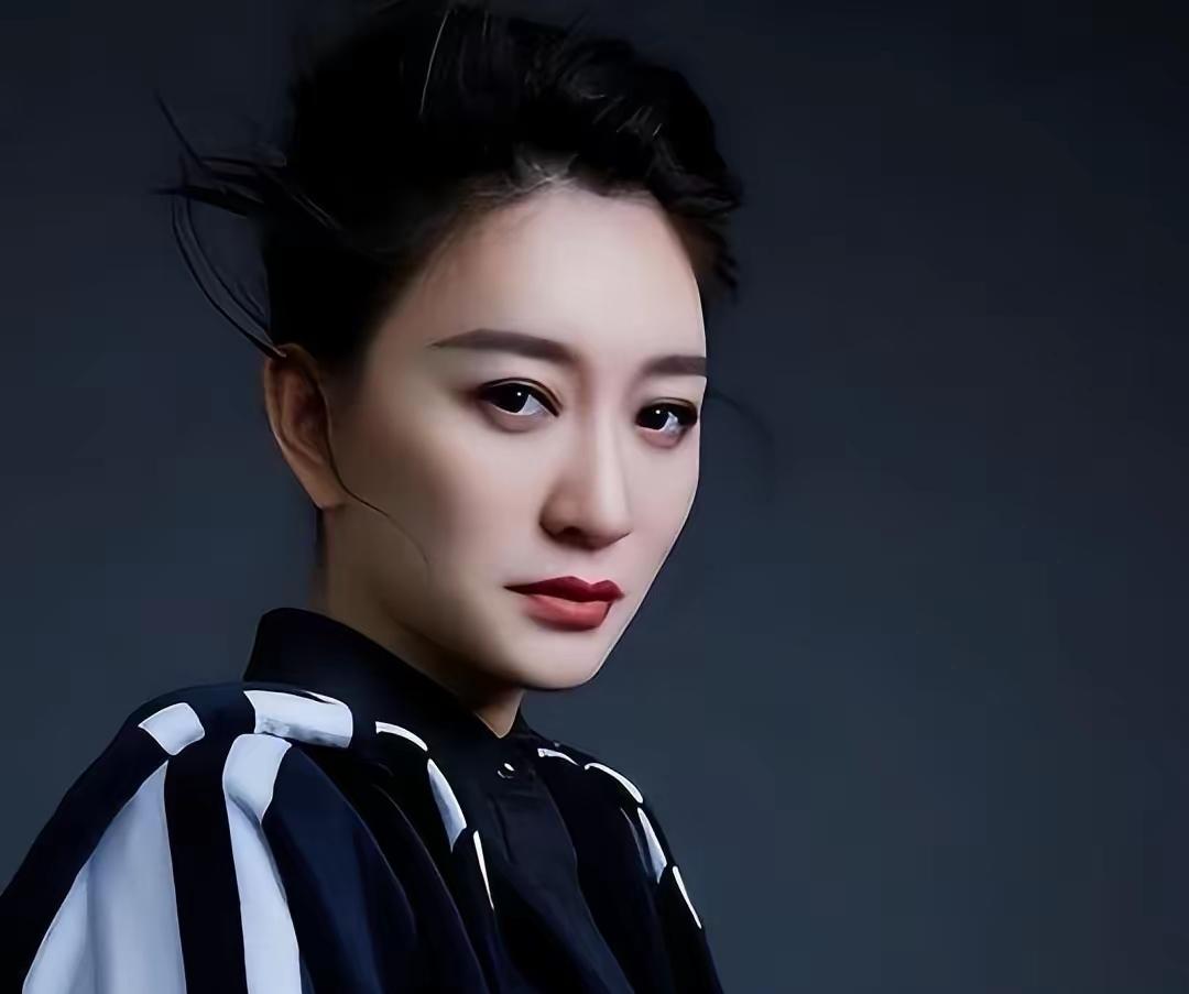 李小冉坦言，每次跟着丈夫回娘家，老公总会默默掐着时间，一旦停留超过四十分钟，就会