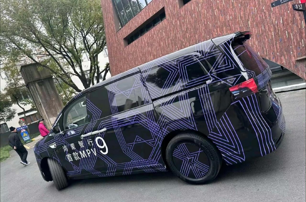 不装了，我摊牌了