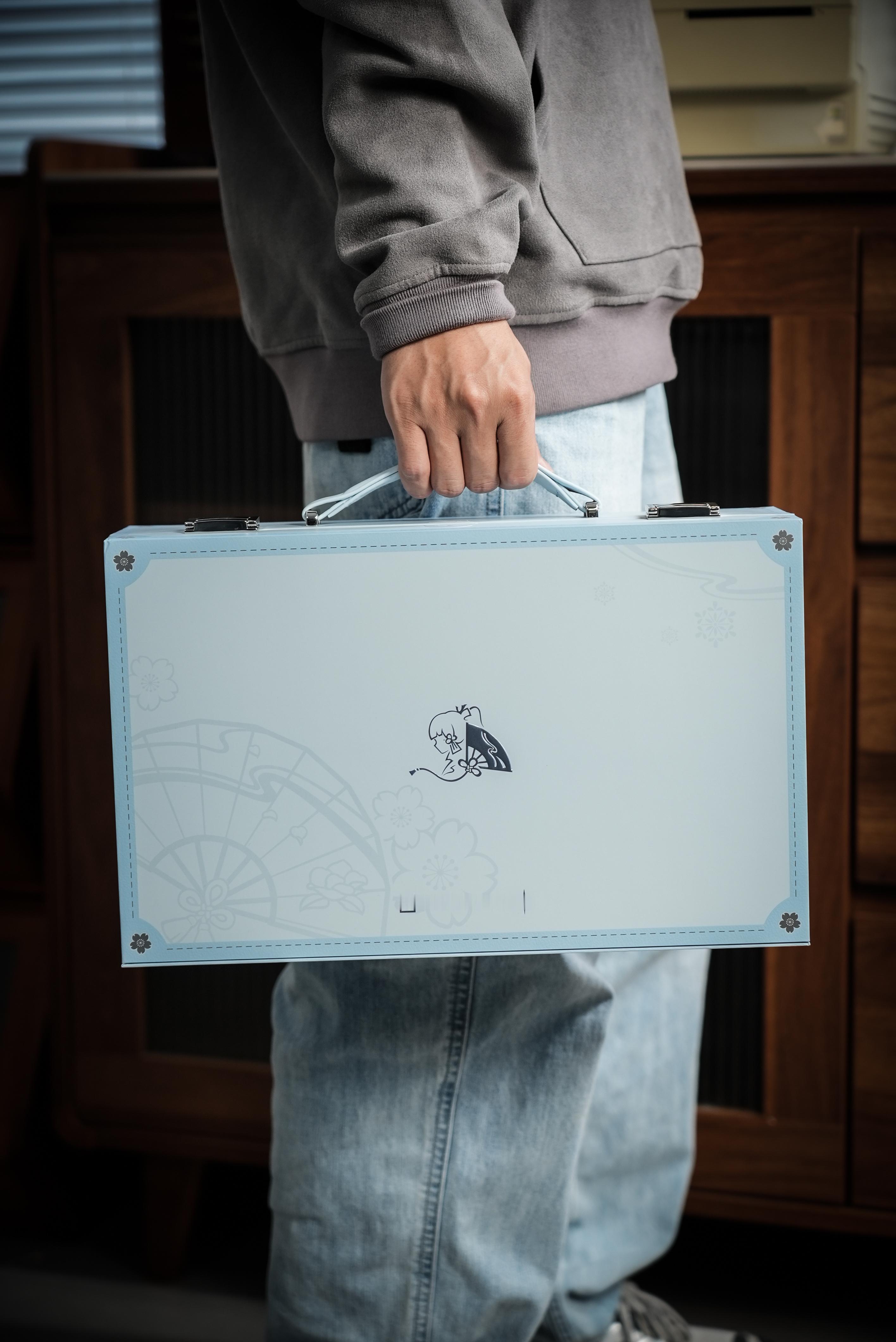 一加Ace6T原神神里绫华定制机看着非常用心，从包装到配件，再到系统UI