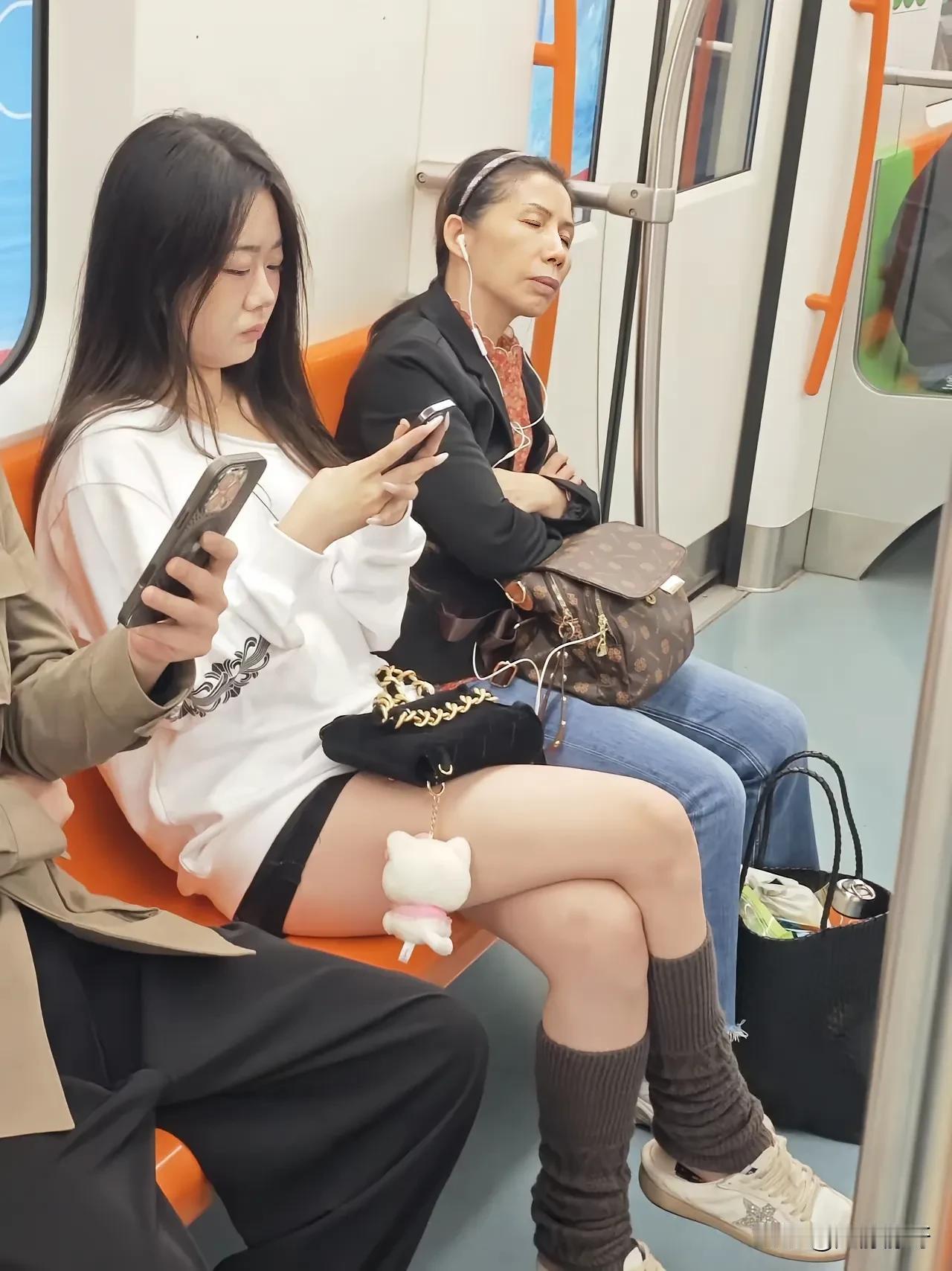 据说90%的男人，都喜欢这样的女生，也不知道是不是真的！