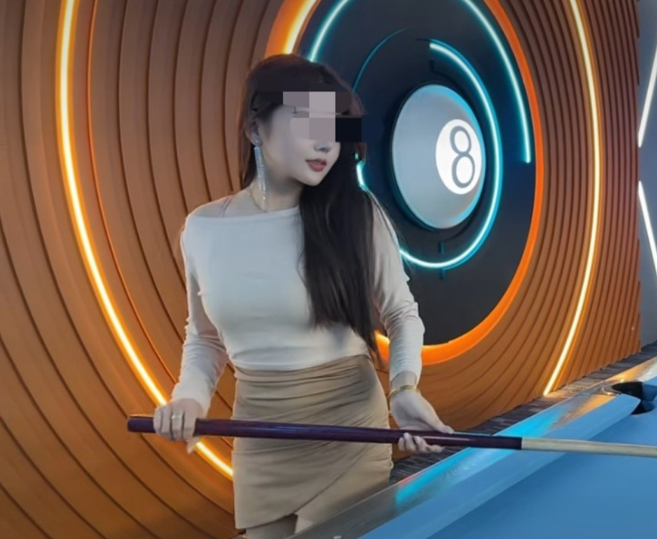 老公带着我妹妹一起出去玩合适吗？妹妹这段时间一直住在我家里，她现在也没在上班，