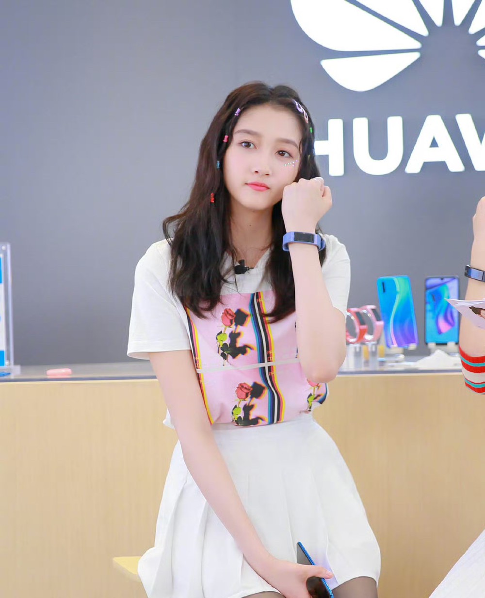 关晓彤个子是真的高
