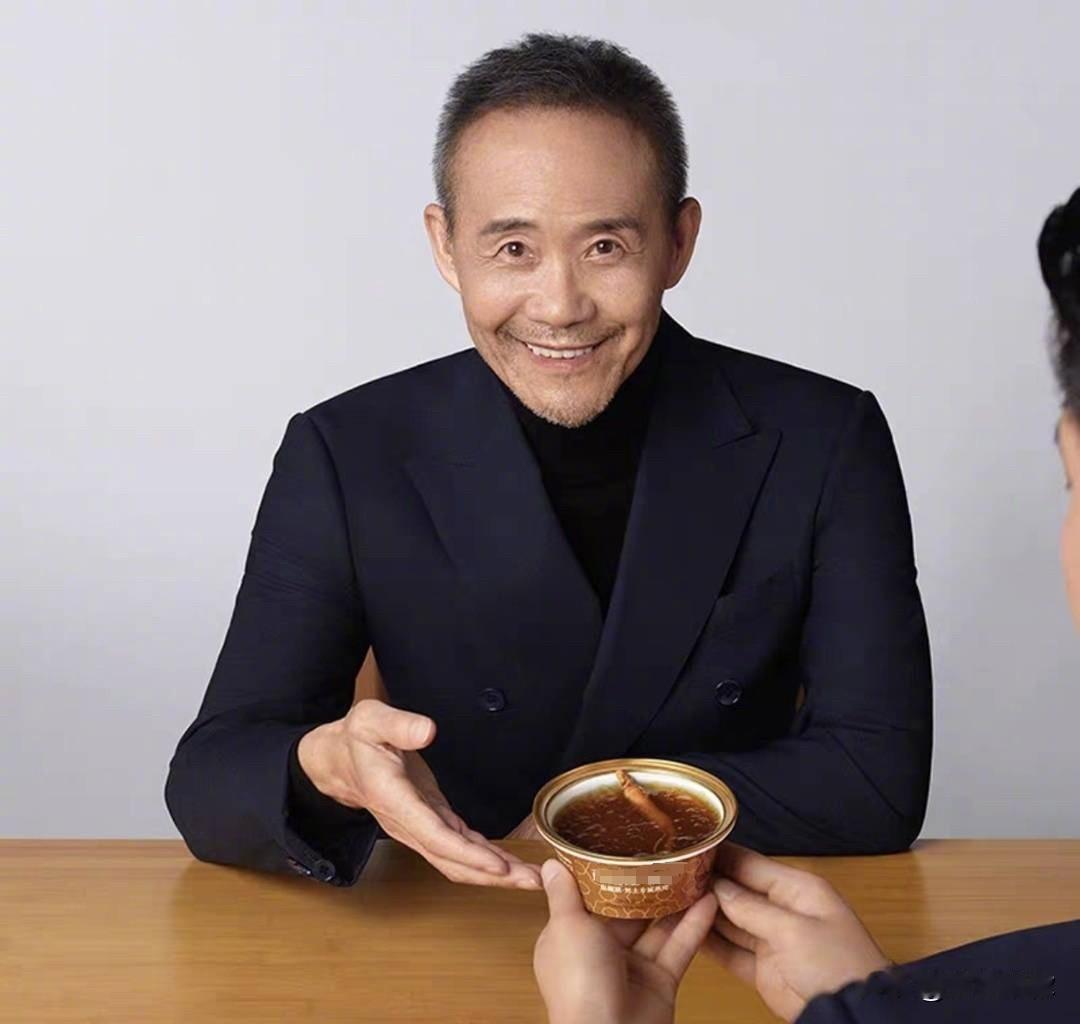 我实在不明白王石为什么会接那个燕窝广告，你要知道万科王石这四个字当年在中国地产界