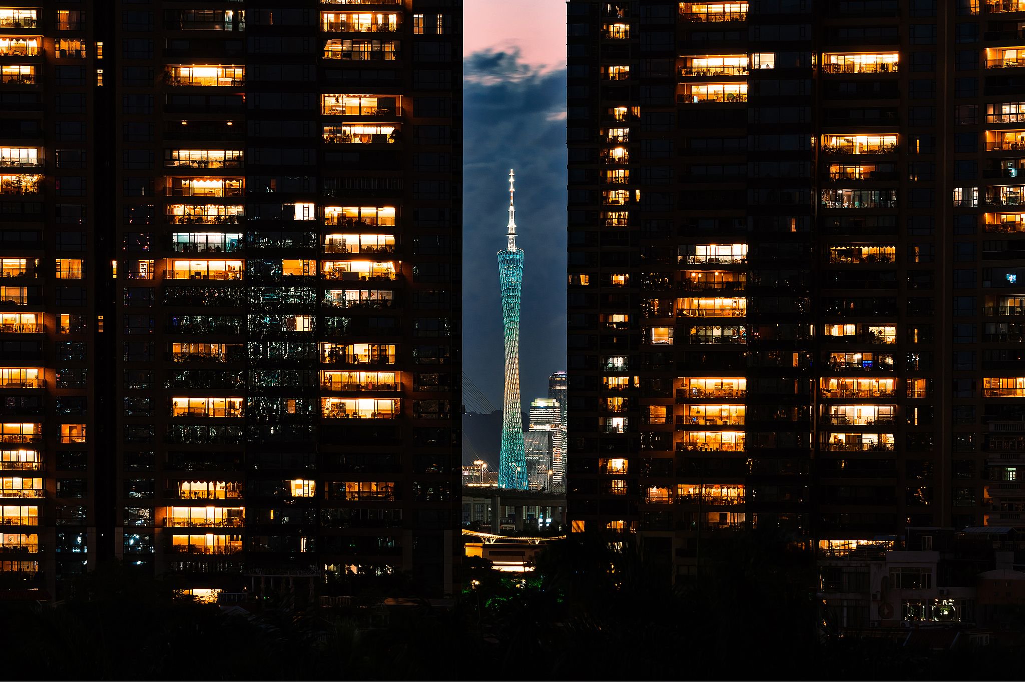 2025年广州写字楼空置压力攀升, 科技赛道托底需求