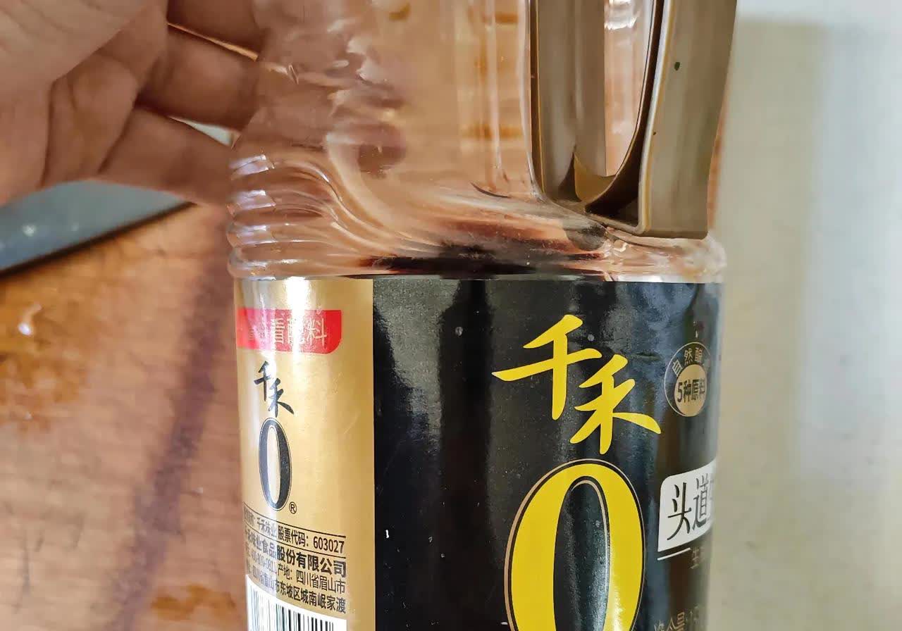 家里做饭用醋酱油的看过来。今天又是涨知识的一天。闹了半天，是咱自作多情了