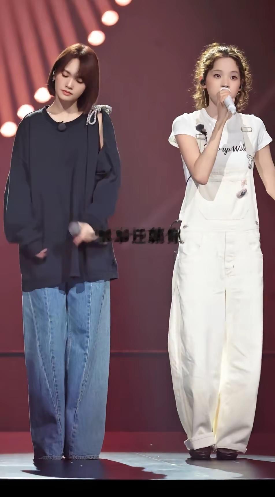 杨丞琳这状态有点惊人，一个84年的和00后的站在一起居然像是同龄人​