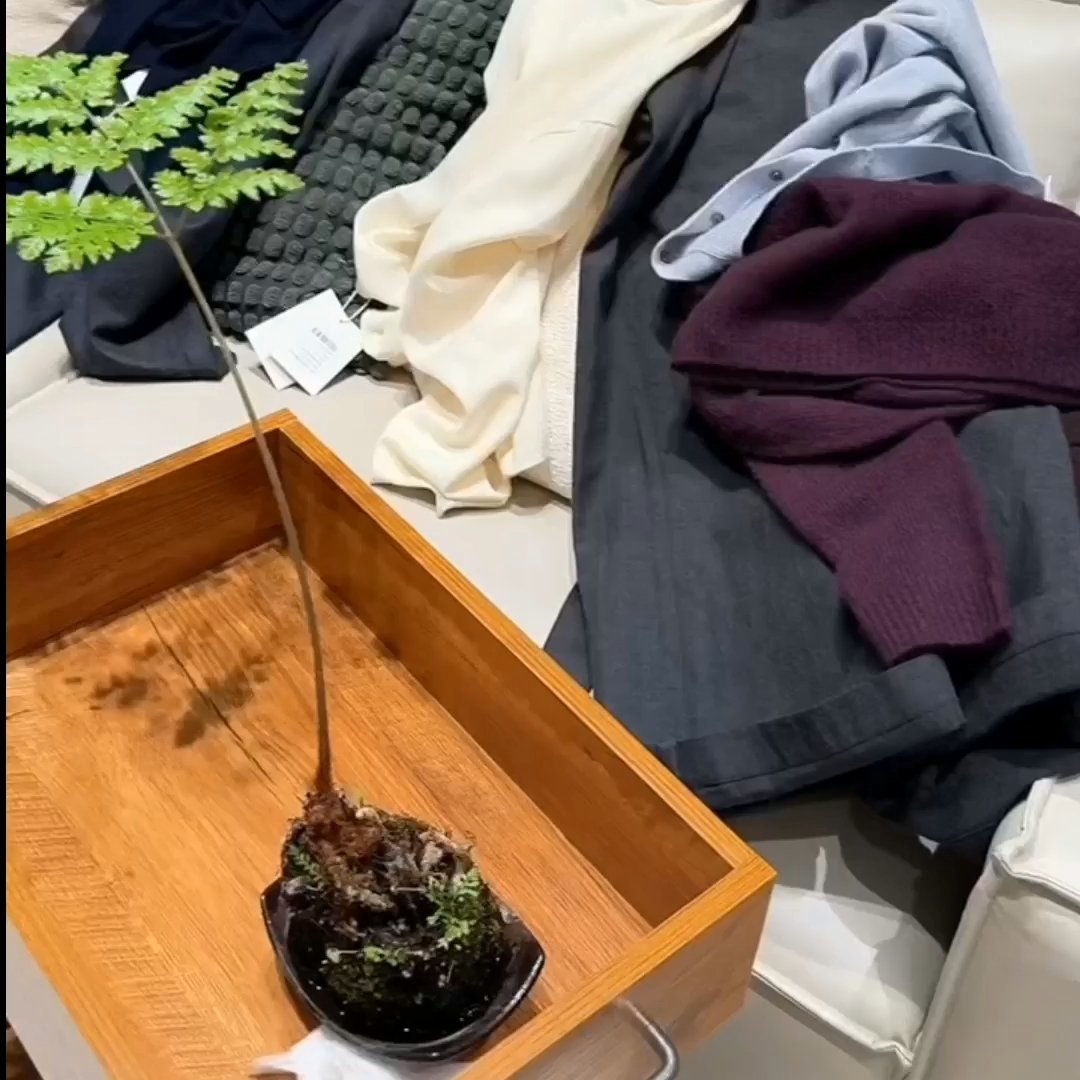 现在的女装有种大家都不用上班的感觉“救命！我怀疑女装设计师都没上过班！现在商场